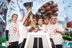 狼队小胖纪录片揭露连败心路，Lovecd慰藉妖刀指痛点