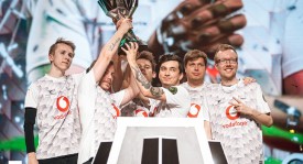 狼队小胖纪录片揭露连败心路，Lovecd慰藉妖刀指痛点